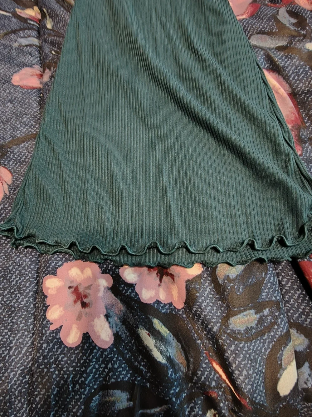 Women's Green Ribbed Flare Pants - Picture 7 of 7